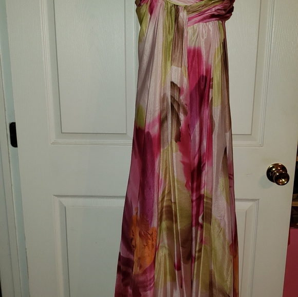 Dress - Picture 3 of 5